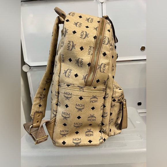 MCM Medium Studded Stark backpack - Picture 6 of 16